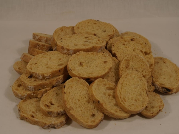 Barbecue stokbrood gesneden